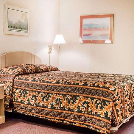 פינדליי Rodeway Inn מראה חיצוני תמונה