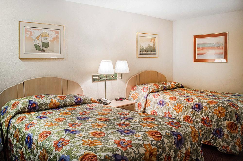 פינדליי Rodeway Inn מראה חיצוני תמונה